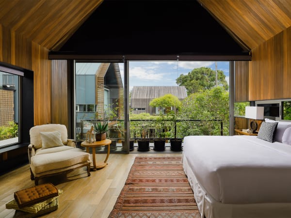 Villa Svarga - Restful master bedroom west